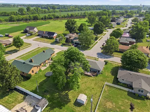 99 Flax Dr, London, OH 43140