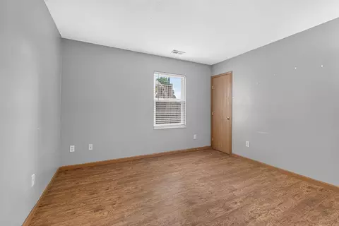 Bedroom - 3885 Farm Brook Ln, Columbus, OH 43204 photo 1 of 6