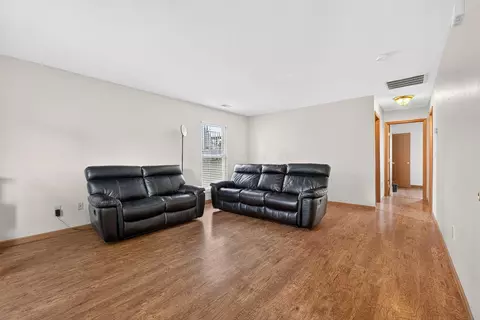 Entry Way - 3885 Farm Brook Ln, Columbus, OH 43204 photo 1 of 1
