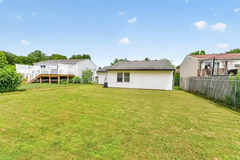 Exterior - 3885 Farm Brook Ln, Columbus, OH 43204 photo 8 of 9