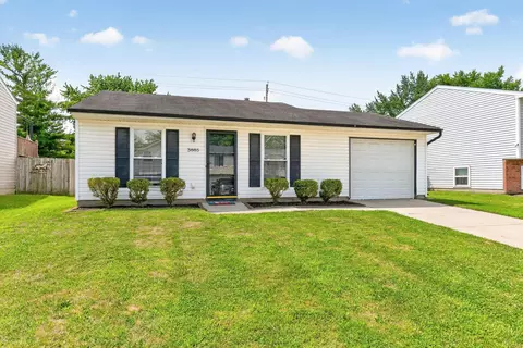 Exterior - 3885 Farm Brook Ln, Columbus, OH 43204 photo 3 of 9