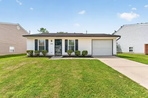 Exterior - 3885 Farm Brook Ln, Columbus, OH 43204 photo 2 of 9