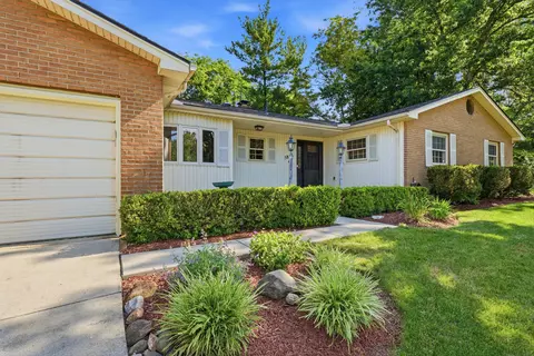 5820 Stoney Creek Ct, Columbus, OH 43235