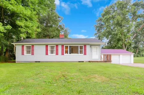 930 Lake Rd SE, Lancaster, OH 43130
