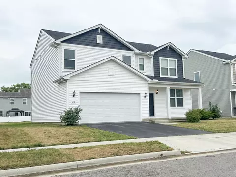 319 Honeysuckle St, Ashville, OH 43103
