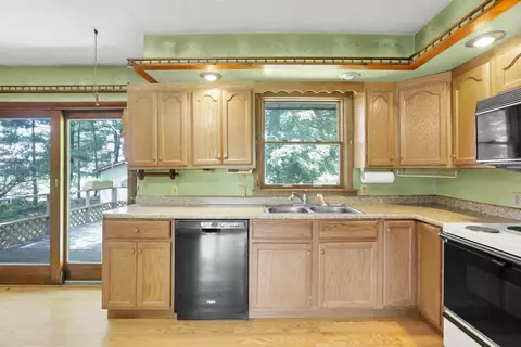 Kitchen - 2024 Owens Rd W, Prospect, OH 43342 photo 2 of 3