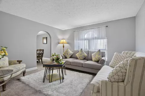 Living - 15 Tabilore Loop, Delaware, OH 43015 photo 2 of 7