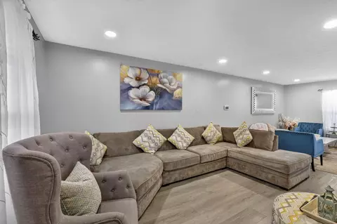 Living - 15 Tabilore Loop, Delaware, OH 43015 photo 1 of 7
