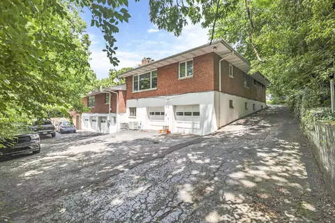 2715 Charing Rd, Upper Arlington, OH 43221
