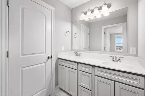 Bath - 324 W Wind Rd, Delaware, OH 43015 photo 1 of 3