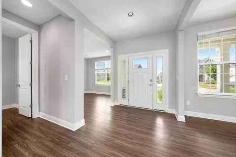 Entry Way - 324 W Wind Rd, Delaware, OH 43015 photo 2 of 11