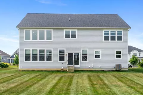 Exterior - 324 W Wind Rd, Delaware, OH 43015 photo 3 of 9