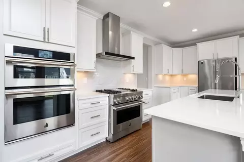 Kitchen - 324 W Wind Rd, Delaware, OH 43015 photo 7 of 7
