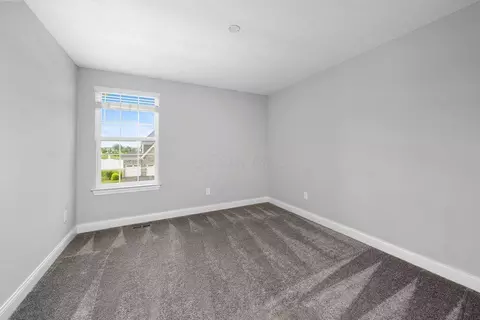 Bedroom - 324 W Wind Rd, Delaware, OH 43015 photo 4 of 5