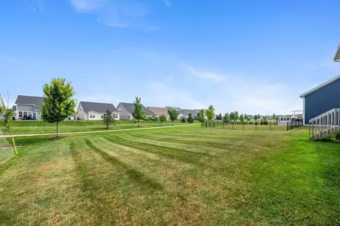 Exterior - 324 W Wind Rd, Delaware, OH 43015 photo 2 of 9