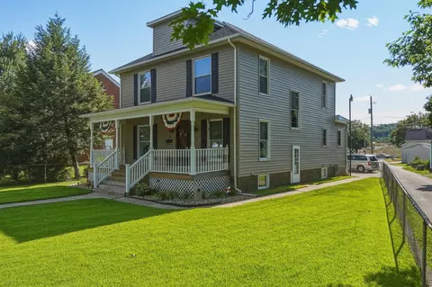 897 Brighton Blvd, Zanesville, OH 43701