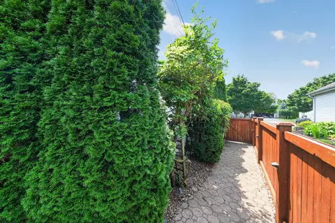 Exterior - 113 N Ruby Red Ln #8852, Delaware, OH 43015 photo 5 of 14