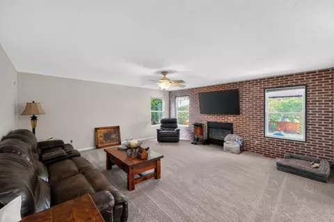 Living - 113 N Ruby Red Ln #8852, Delaware, OH 43015 photo 2 of 3