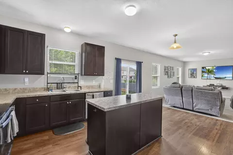 Kitchen - 2660 Spring Grove Ave, Lancaster, OH 43130 photo 4 of 5