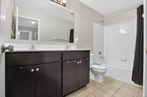 Bath - 2660 Spring Grove Ave, Lancaster, OH 43130 photo 4 of 5