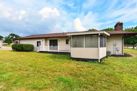 Exterior - 367 Lawnwood Dr, Circleville, OH 43113 photo 6 of 16