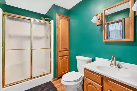 Bath - 367 Lawnwood Dr, Circleville, OH 43113 photo 2 of 2