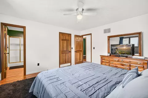 Bedroom - 367 Lawnwood Dr, Circleville, OH 43113 photo 8 of 8