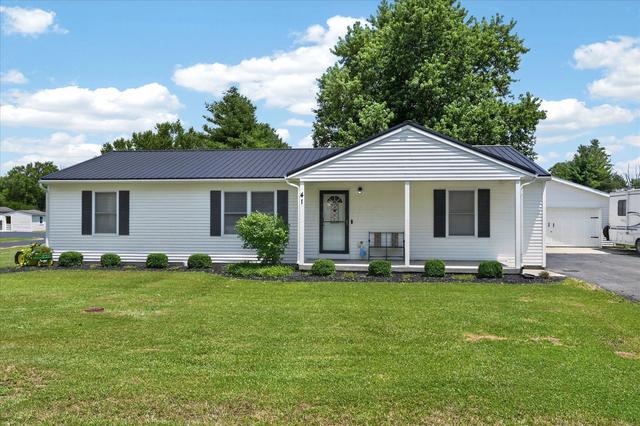 41 Lincoln St, Bloomingburg, OH 43106