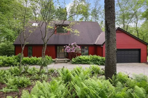 261 Fern Hill Dr, Granville, OH 43023