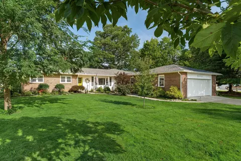 39 Oak Dr, Hebron, OH 43025