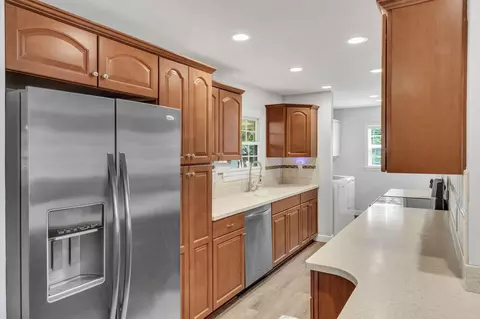 Kitchen - 84 Maureen Dr, Heath, OH 43056 photo 1 of 5