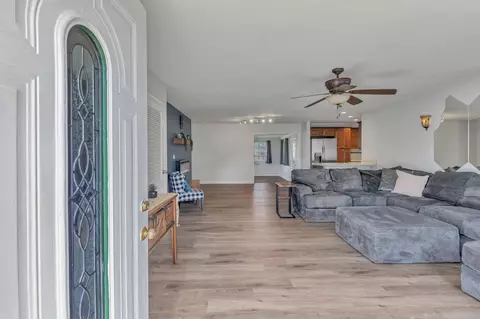 Entry Way - 84 Maureen Dr, Heath, OH 43056 photo 1 of 4