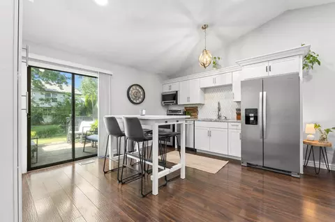 Kitchen - 4520 Glenhaven Dr, Columbus, OH 43231 photo 1 of 2
