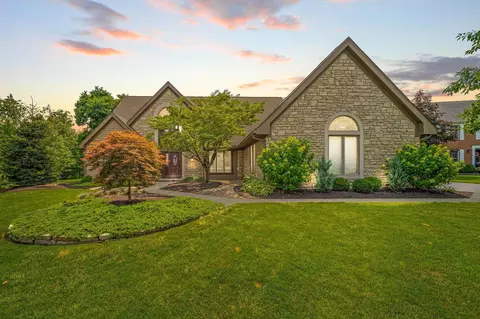 2908 Atoll Dr, Lewis Center, OH 43035