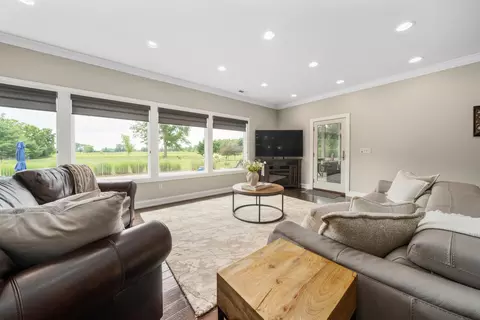 Living - 4640 Maynard Rd, Delaware, OH 43015 photo 3 of 5