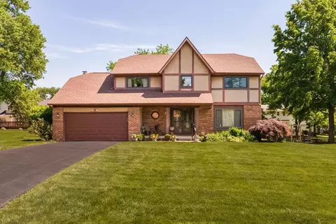 10233 N Crosset Hill Dr, Pickerington, OH 43147