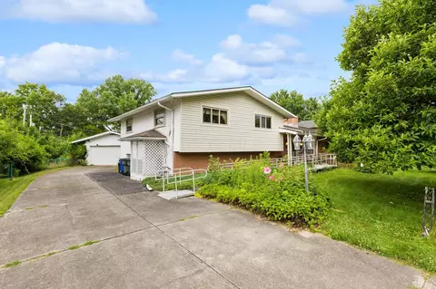 975 Lornaberry Ln, Columbus, OH 43213