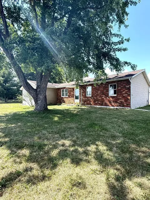 5062 Ashville Rd, Ashville, OH 43103