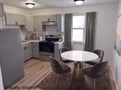 Dining - 270 Everett Ave, Newark, OH 43055 photo 1 of 1