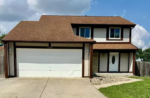 1518 Ojibwas Ct, Grove City, OH 43123