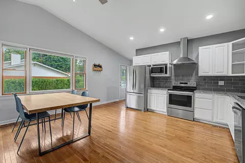 Kitchen - 2850 Locust Dr, Springfield, OH 45504 photo 1 of 2