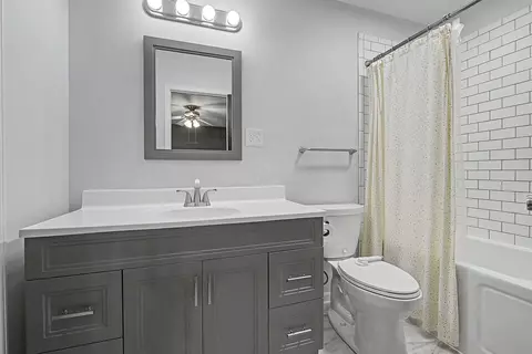 Bath - 2850 Locust Dr, Springfield, OH 45504 photo 1 of 4