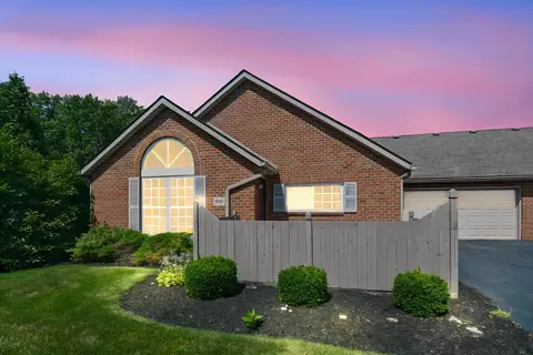 6793 Ridge Rock Dr #15, New Albany, OH 43054