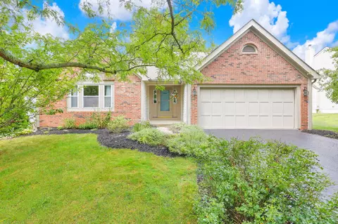 137 Clayburn Dr, Pataskala, OH 43062