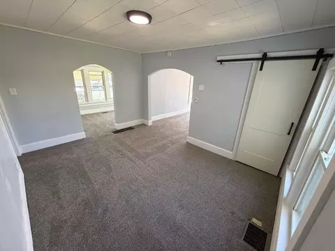 Living - 132 Scioto St, Marion, OH 43302 photo 4 of 6