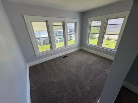 Living - 132 Scioto St, Marion, OH 43302 photo 5 of 6