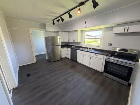 Kitchen - 132 Scioto St, Marion, OH 43302 photo 2 of 2