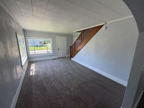 Living - 132 Scioto St, Marion, OH 43302 photo 2 of 6