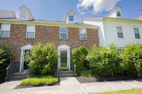 3593 Bracknell Forest Dr, Groveport, OH 43125