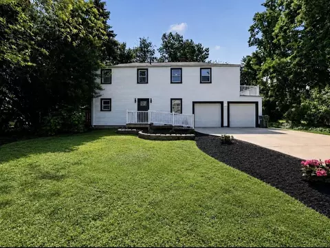 4 Owaissa Dr, Eastlake, OH 44095